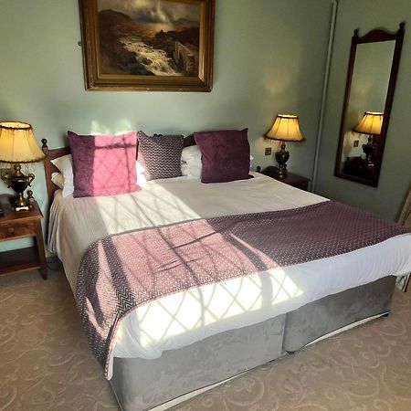 רטפורד Ye Olde Bell Hotel & Spa מראה חיצוני תמונה